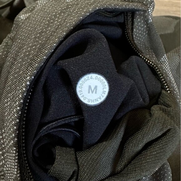 Lululemon T.H.E. Short 9" *Liner Variegated Mesh Camo Max Dark Olive M - Picture 6 of 8